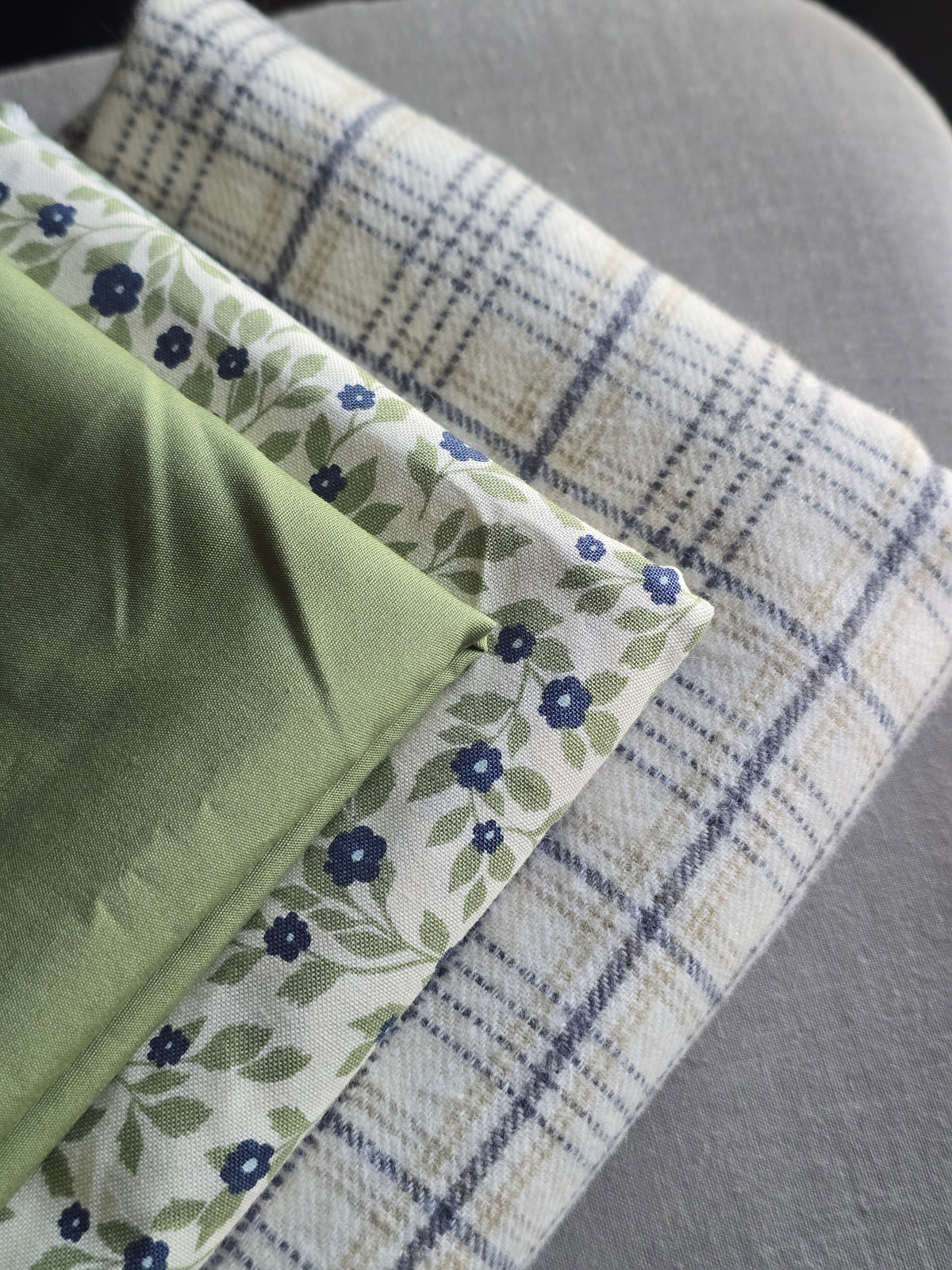 Whole Cloth Baby Quilt Kit- Cream Bluebell