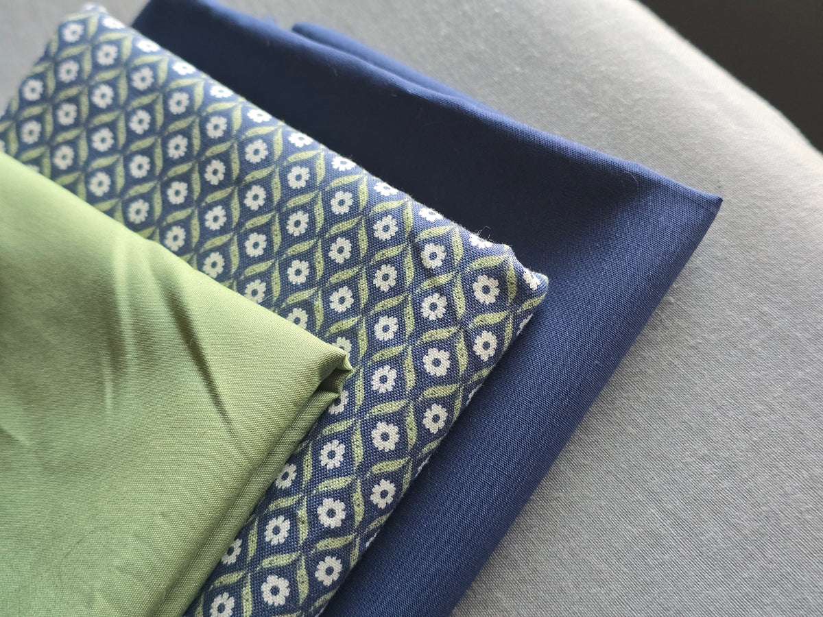 Whole Cloth Baby Quilt Kit- Navy Trellis