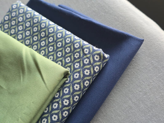 Whole Cloth Baby Quilt Kit- Navy Trellis