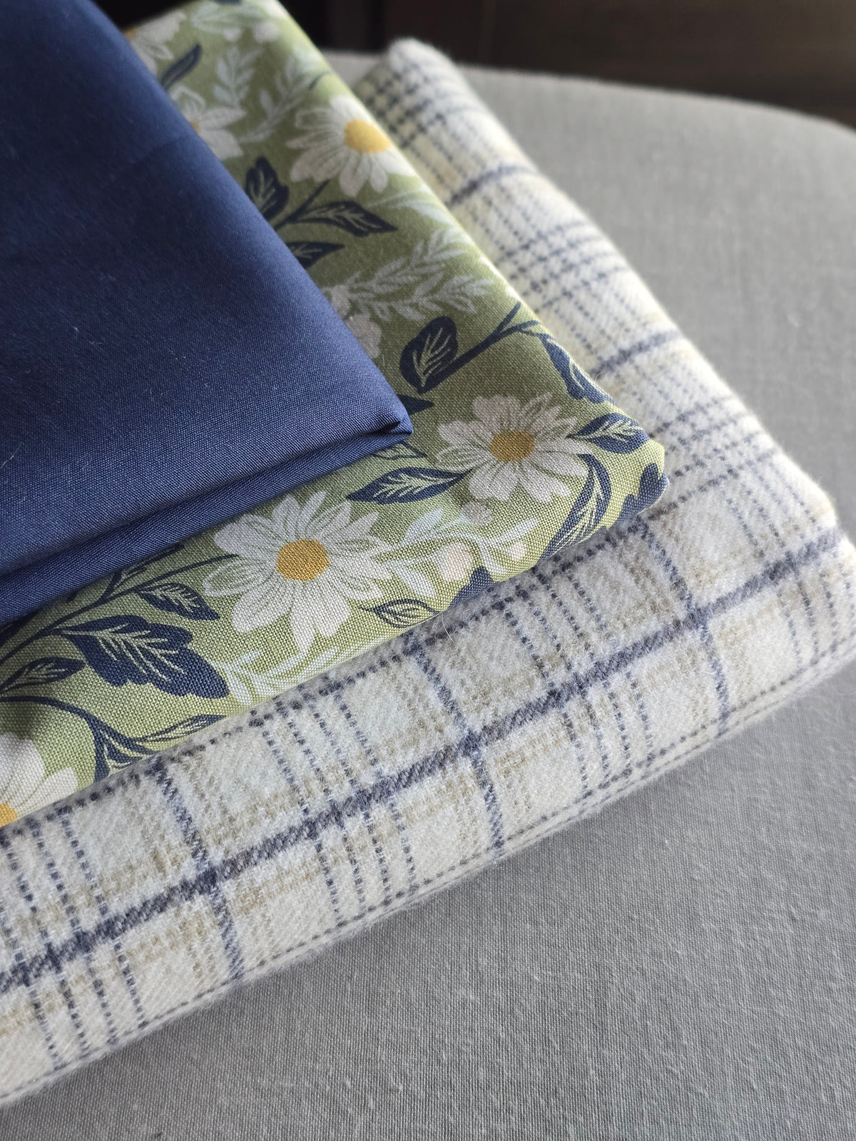 Whole Cloth Baby Quilt Kit- Sage Daisy
