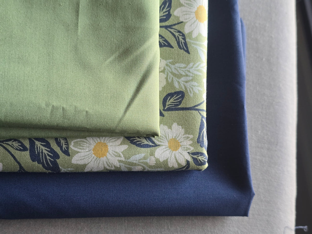 Whole Cloth Baby Quilt Kit- Sage Daisy