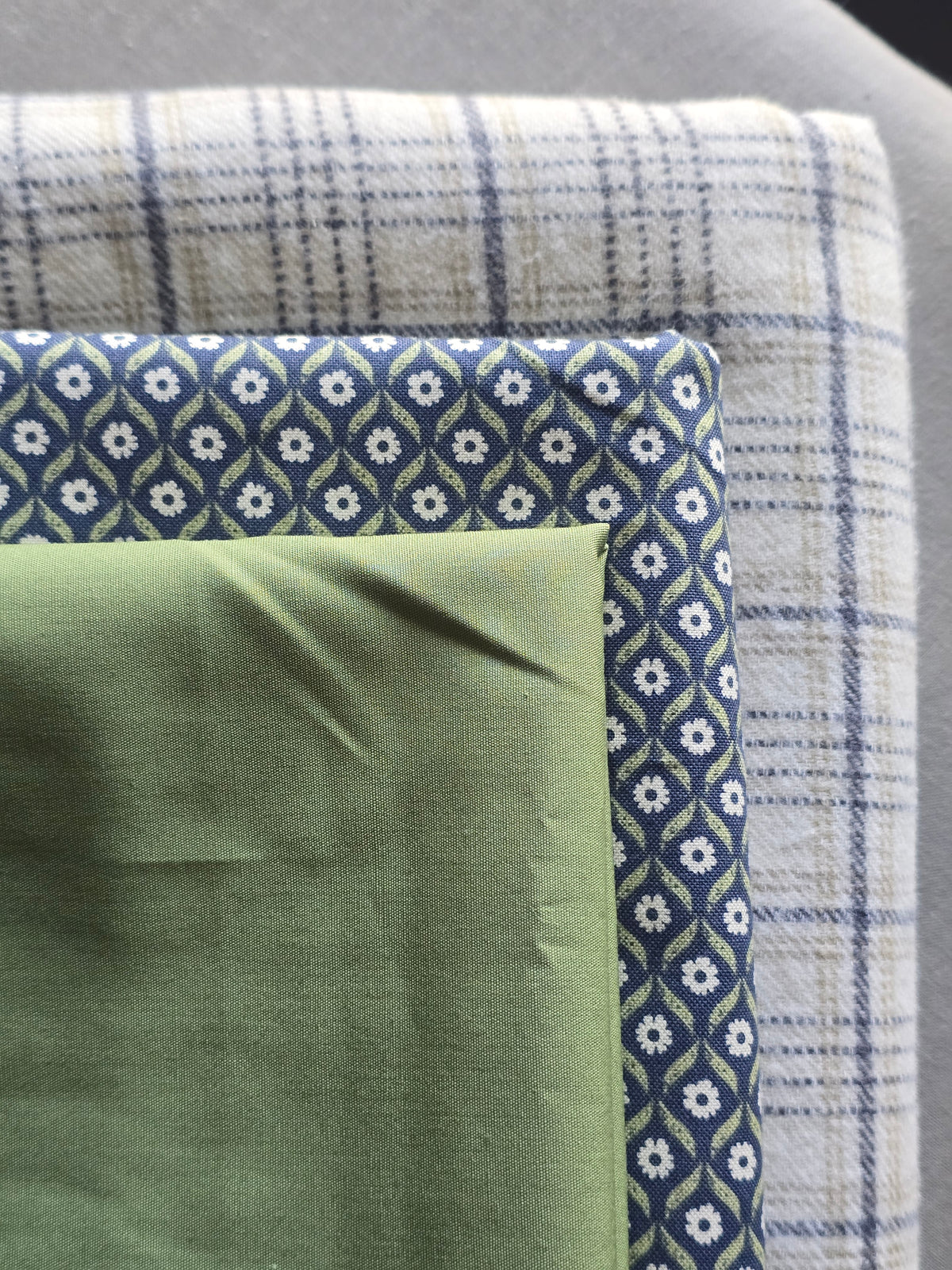 Whole Cloth Baby Quilt Kit- Navy Trellis
